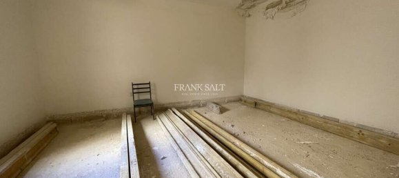 3 bedrooms Apartment in Mosta, Malta No. 2296 2