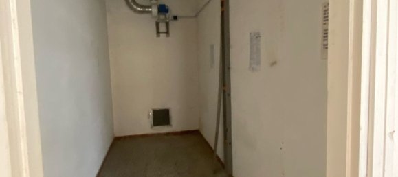 Коммерческая недвижимость 95м² в Реджелло, Италия № 284871 8