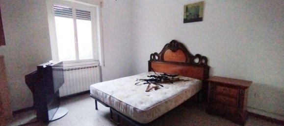 5 rooms Apartment in Massa, Italy No. 188977 11