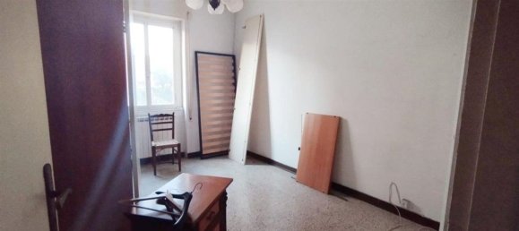 5 rooms Apartment in Massa, Italy No. 188977 10