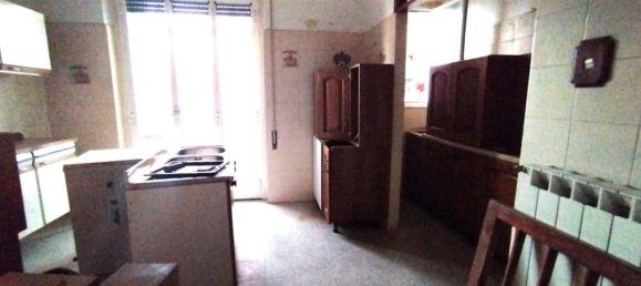 5 rooms Apartment in Massa, Italy No. 188977 6