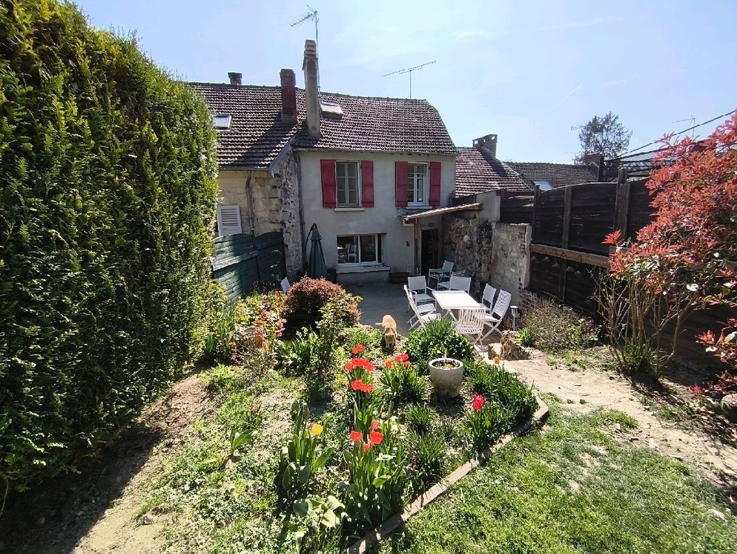 3 chambres Maison à Nesles-la-Vallée, France No. 174720