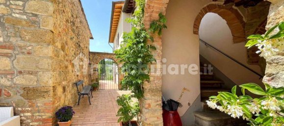 Квартира с 3 спальнями в Сан Джиминьяно, Италия № 193290 3