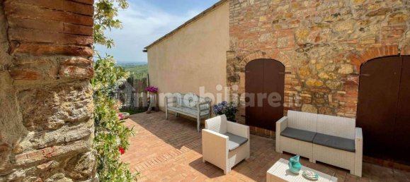 Квартира с 3 спальнями в Сан Джиминьяно, Италия № 193290 4