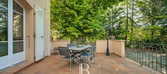 6 bedrooms House in Forcalquier, France No. 293094 2