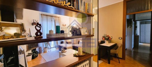 2 bedrooms Apartment in Casalpusterlengo, Italy No. 359609 3