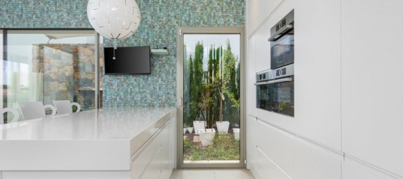 3 bedrooms Villa in Campoamor, Spain No. 290196 6