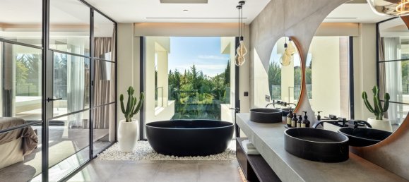 6 bedrooms Villa in Marbella, Spain No. 94680 21