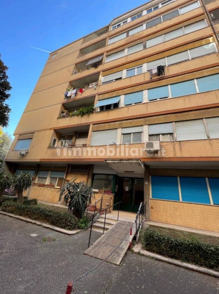Apartamento de 2 dormitorios en Rome, Italy No. 391020