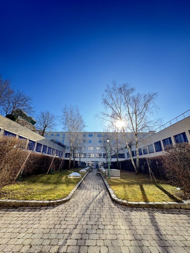 2054m² Office in Ottakring, Austria No. 190440