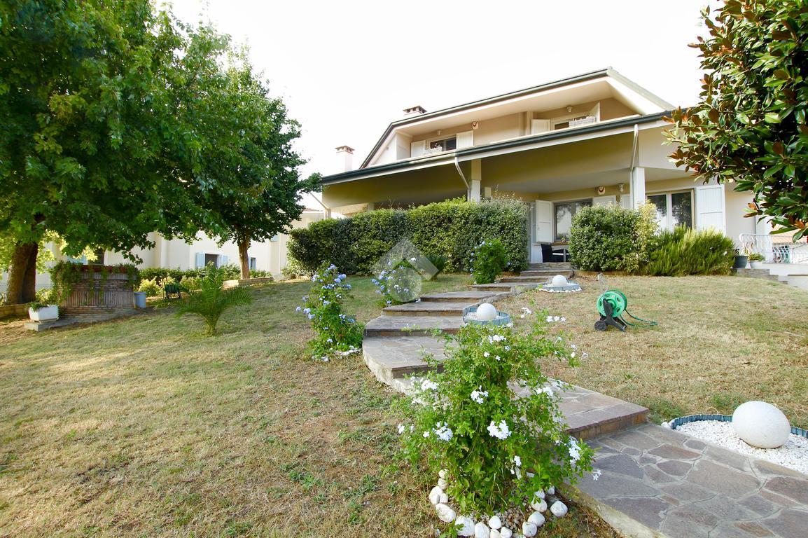 8 rooms Villa in San Mauro Pascoli, Italy No. 165114