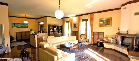 6 bedrooms Villa in Vergiate, Italy No. 312023 5