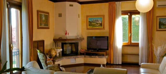 6 bedrooms Villa in Vergiate, Italy No. 312023 34