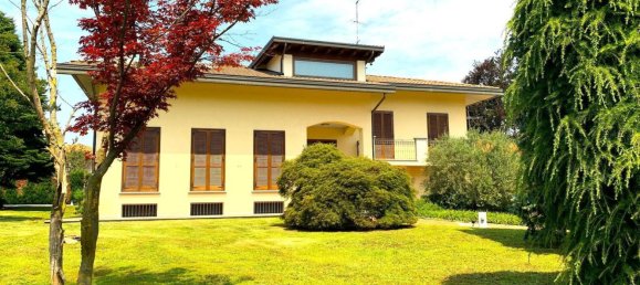 6 bedrooms Villa in Vergiate, Italy No. 312023 4