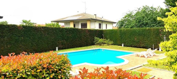 6 bedrooms Villa in Vergiate, Italy No. 312023 24