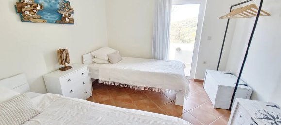 Propiedad comercial de 6 dormitorios en Karystos, Greece No. 2816 17