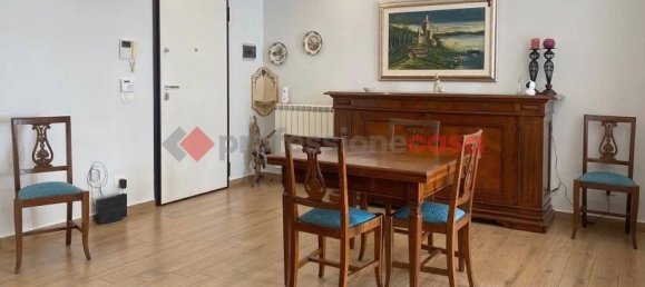 4-salle Appartement à Catania, Italy No. 155972 8