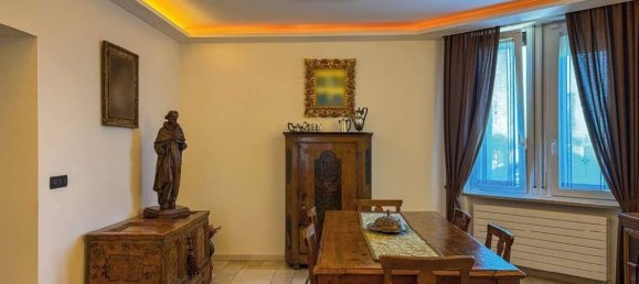 5 bedrooms Villa in Trieste, Italy No. 334913 10