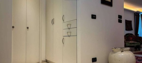 5 bedrooms Villa in Trieste, Italy No. 334913 9