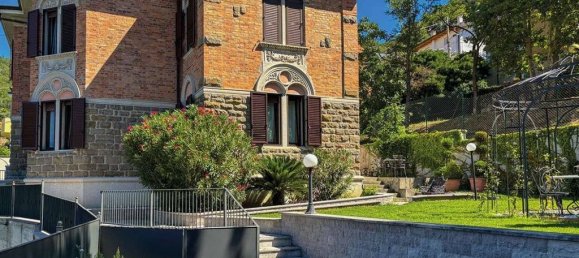 5 bedrooms Villa in Trieste, Italy No. 334913 2