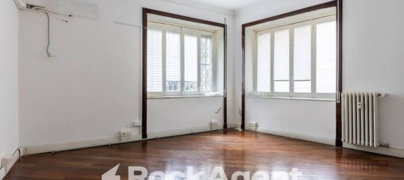 6 bedrooms Villa in Rome, Italy No. 273969 5