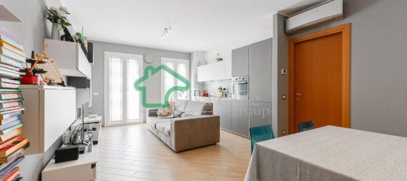 Квартира с 2 спальнями в Лоди, Италия № 145817 12