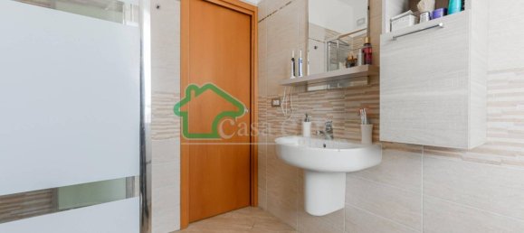 Квартира с 2 спальнями в Лоди, Италия № 145817 80