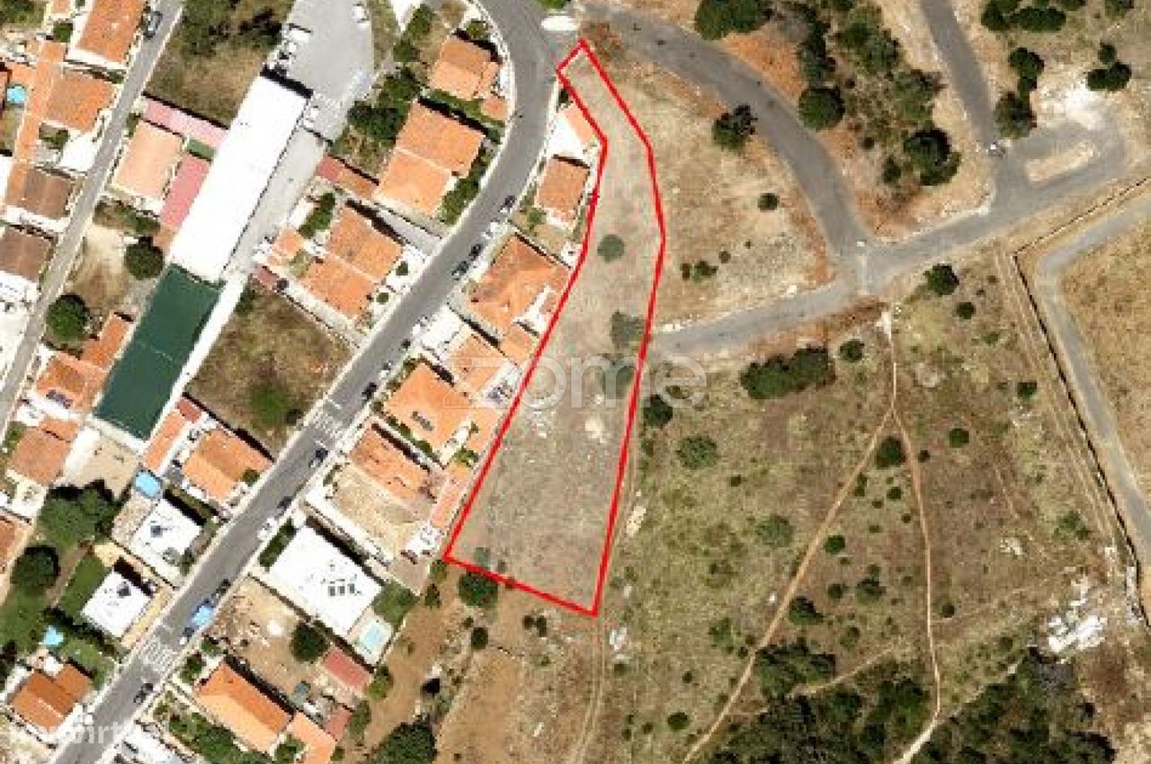 543m² Land in Cascais, Portugal No. 85802