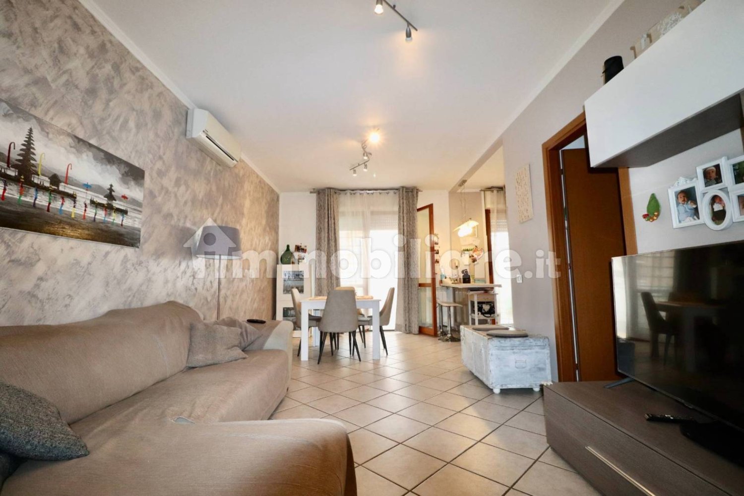 2 bedrooms Apartment in Rome, Italy No. 395856