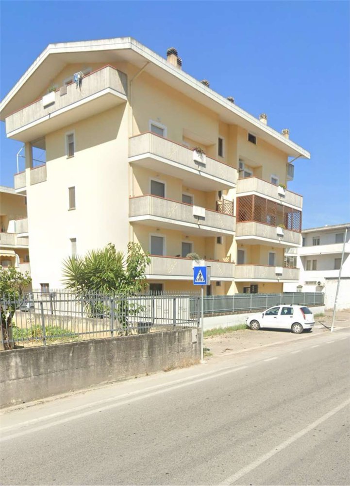 7 rooms Duplex in Montesilvano, Italy No. 104569