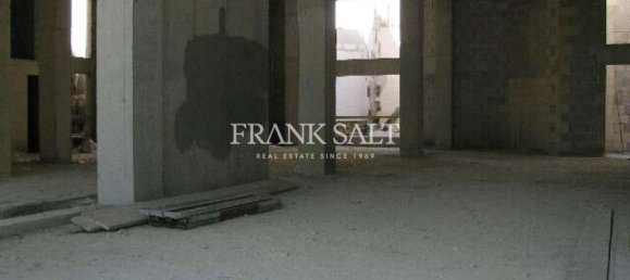 277m² Office in Swieqi, Malta No. 8269 2