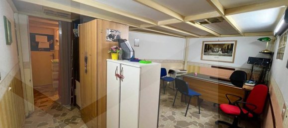 1 room Commercial property in Naples, Italy No. 20475 5