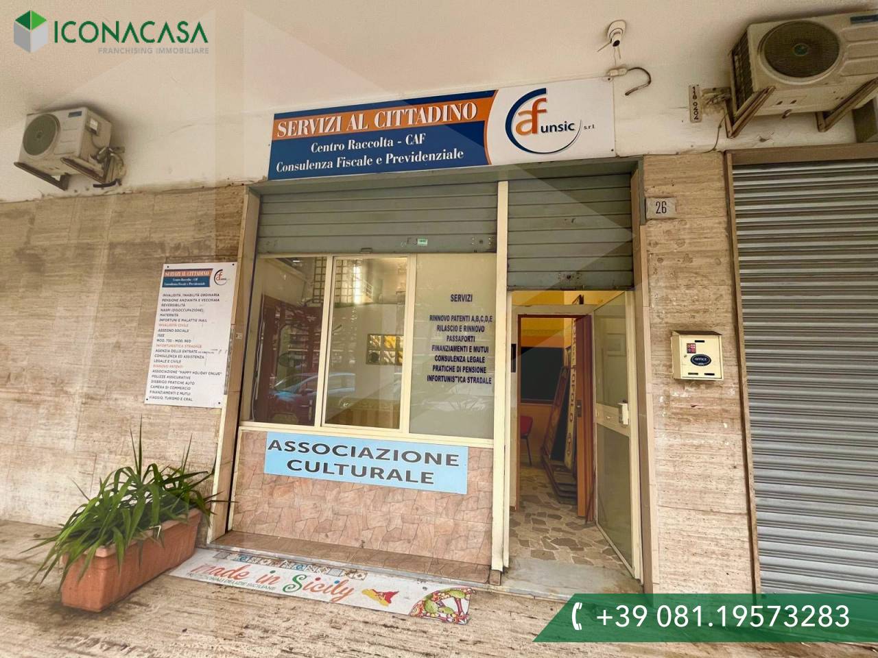 1 room Commercial property in Naples, Italy No. 20475