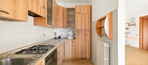 2 bedrooms Apartment in Milan, Italy No. 357793 7