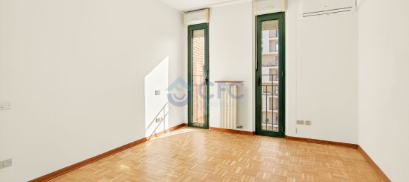 2 bedrooms Apartment in Milan, Italy No. 357793 15