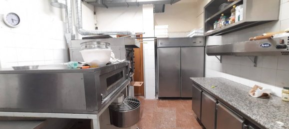 1 room Commercial property in Rome, Italy No. 32608 9