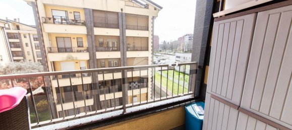 3 rooms Apartment in Rozzano, Italy No. 14609 9