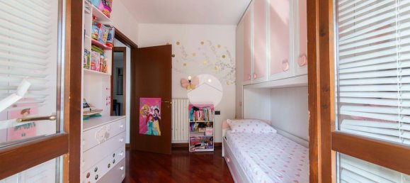 3 rooms Apartment in Rozzano, Italy No. 14609 10