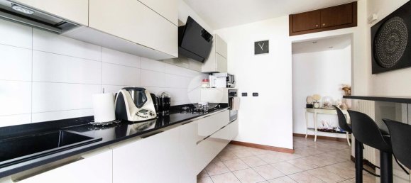 3 rooms Apartment in Rozzano, Italy No. 14609 46