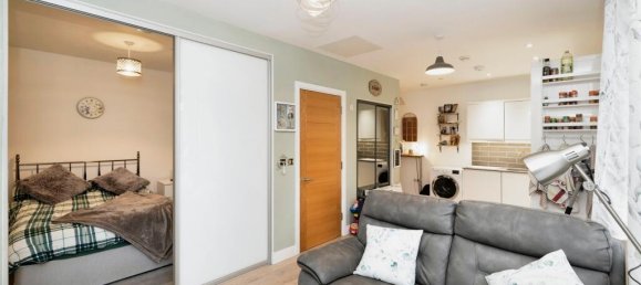 1 bedroom Apartment in Bushey, United Kingdom No. 6244 8