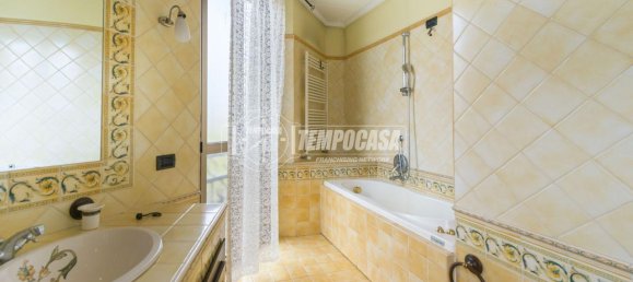 3 rooms Apartment in Sesto San Giovanni, Italy No. 172819 10