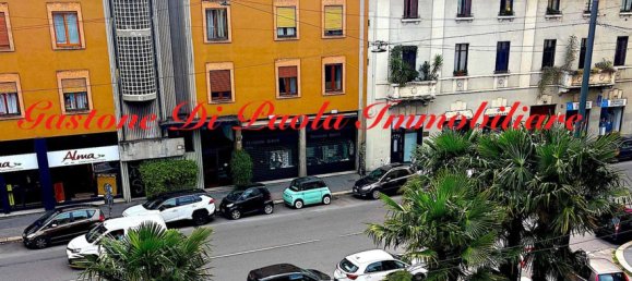 2 rooms Apartment in Milan, Italy No. 292139 3