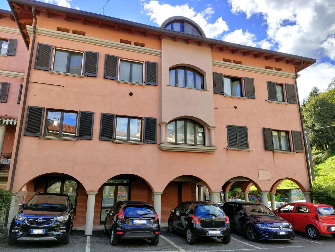 Oficina en Ponte Lambro, Italy 132 m² No. 88878