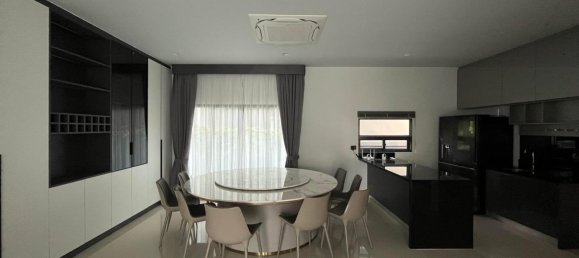 4 bedrooms Cafe / restaurant in Bangkok, Thailand No. 6288 9