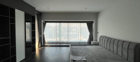 4 bedrooms Cafe / restaurant in Bangkok, Thailand No. 6288 6