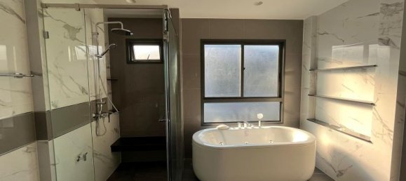 4 bedrooms Cafe / restaurant in Bangkok, Thailand No. 6288 10