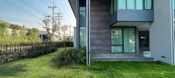 4 bedrooms Cafe / restaurant in Bangkok, Thailand No. 6288 3