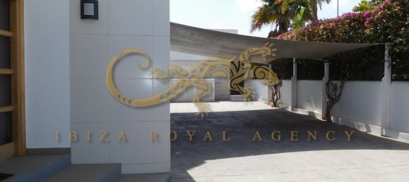 4 bedrooms Villa in Sa Carroca, Spain No. 900 15