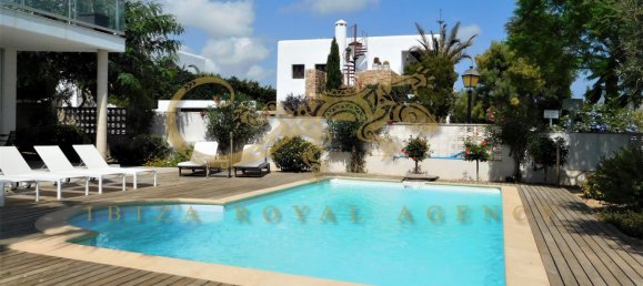 4 bedrooms Villa in Sa Carroca, Spain No. 900 4