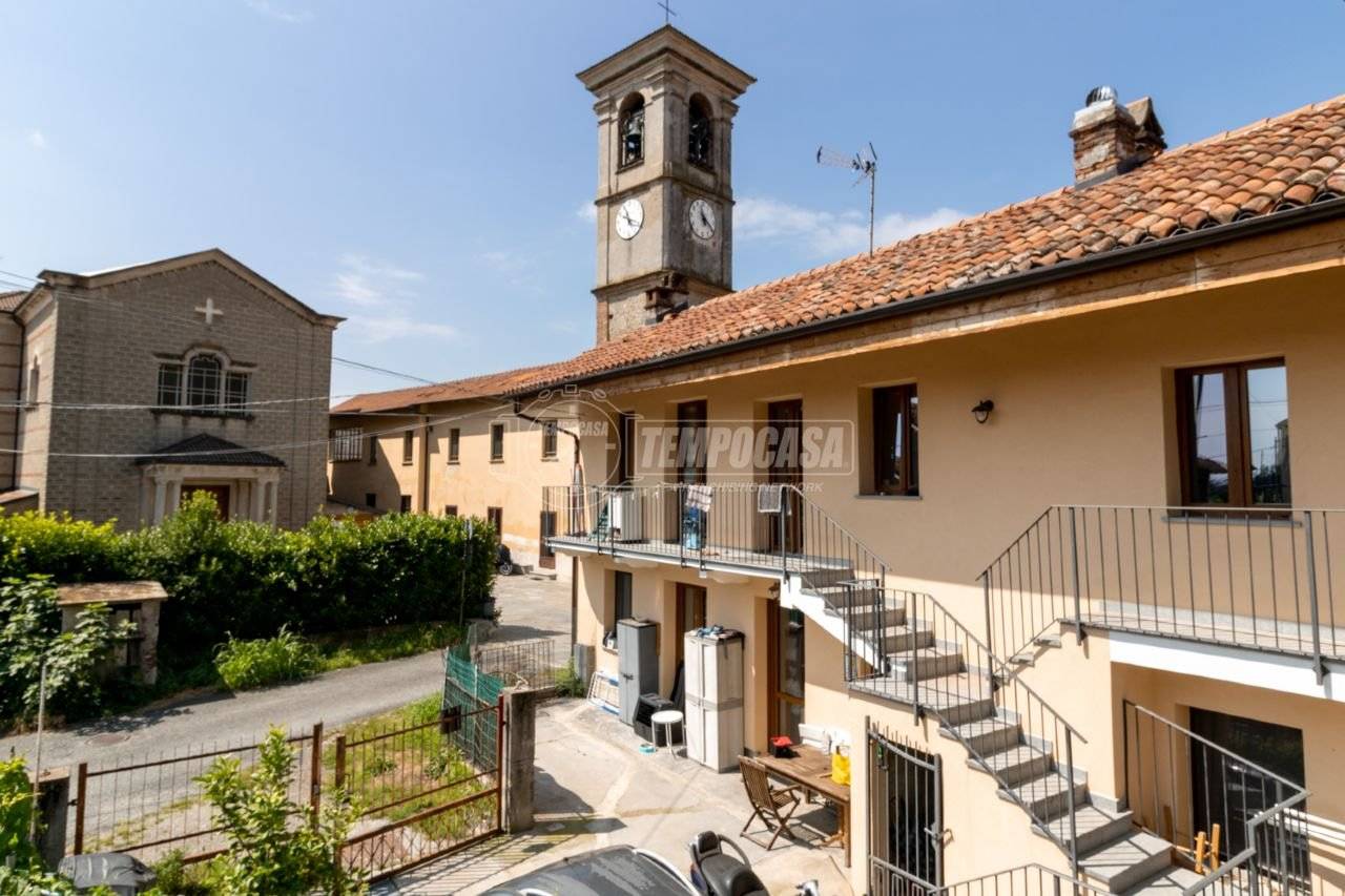 2 bedrooms House in Avigliana, Italy No. 90072